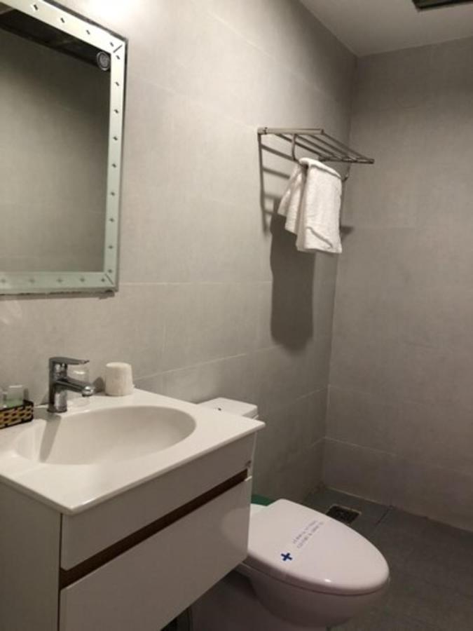 Quynh Huong Hotel Thành Pho Ho Chí Minh Esterno foto